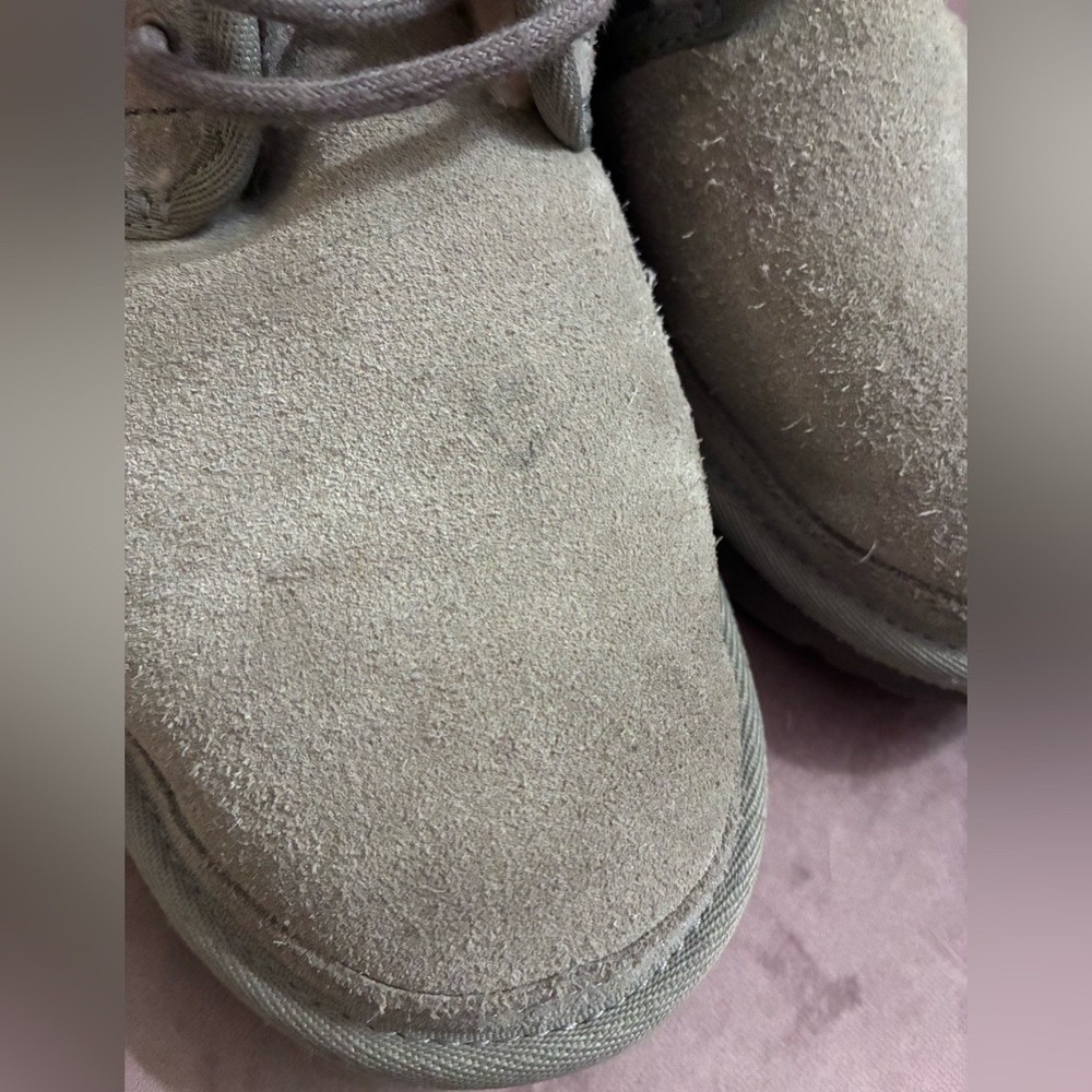 UGG Neumel II Chukka Boots Gray Youth Boys Size 5 Sheepskin Suede - Picture 8 of 10